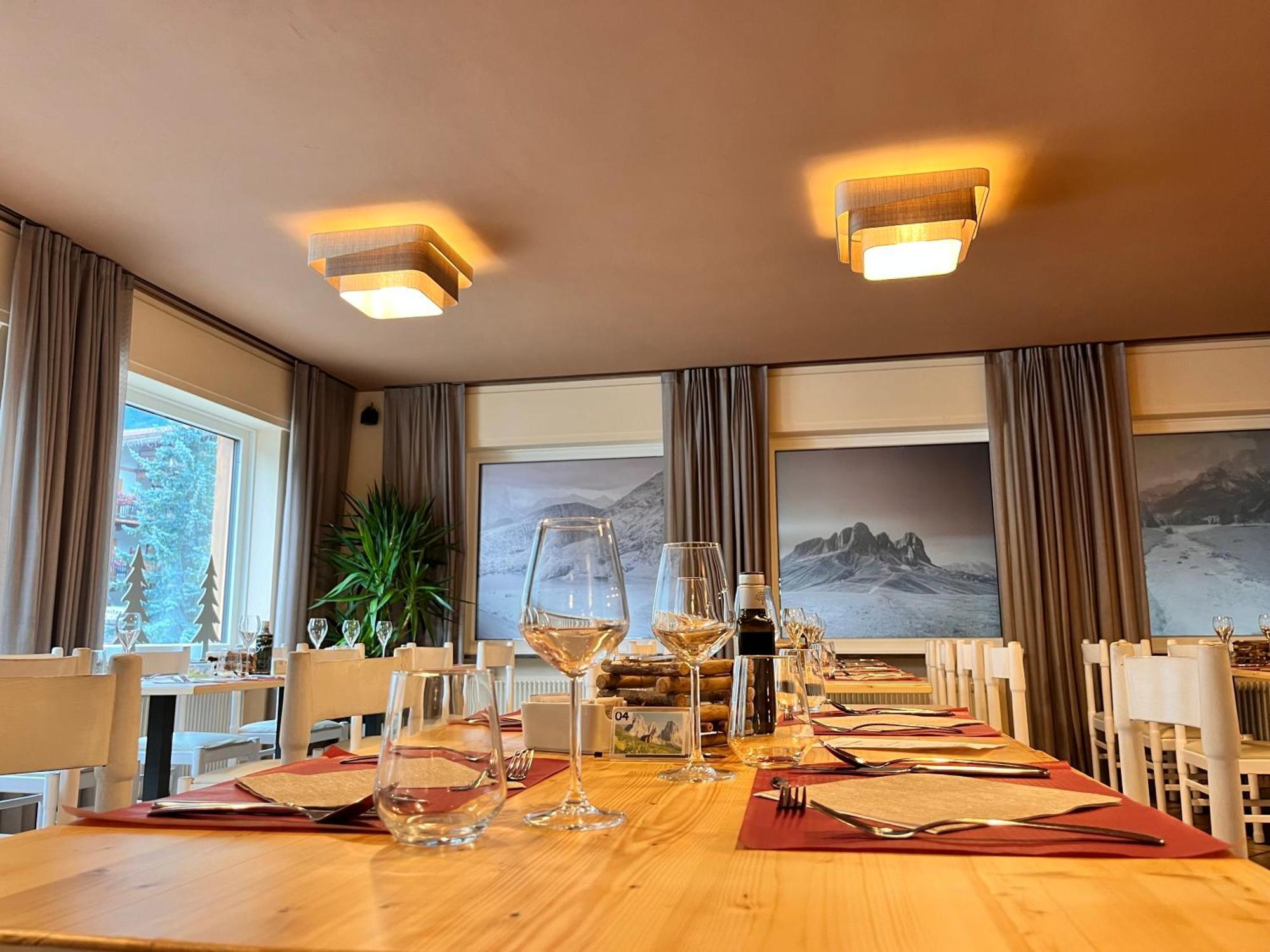 Hotel Rododendro Val Di Fassa Кампітелло-ді-Фасса Екстер'єр фото