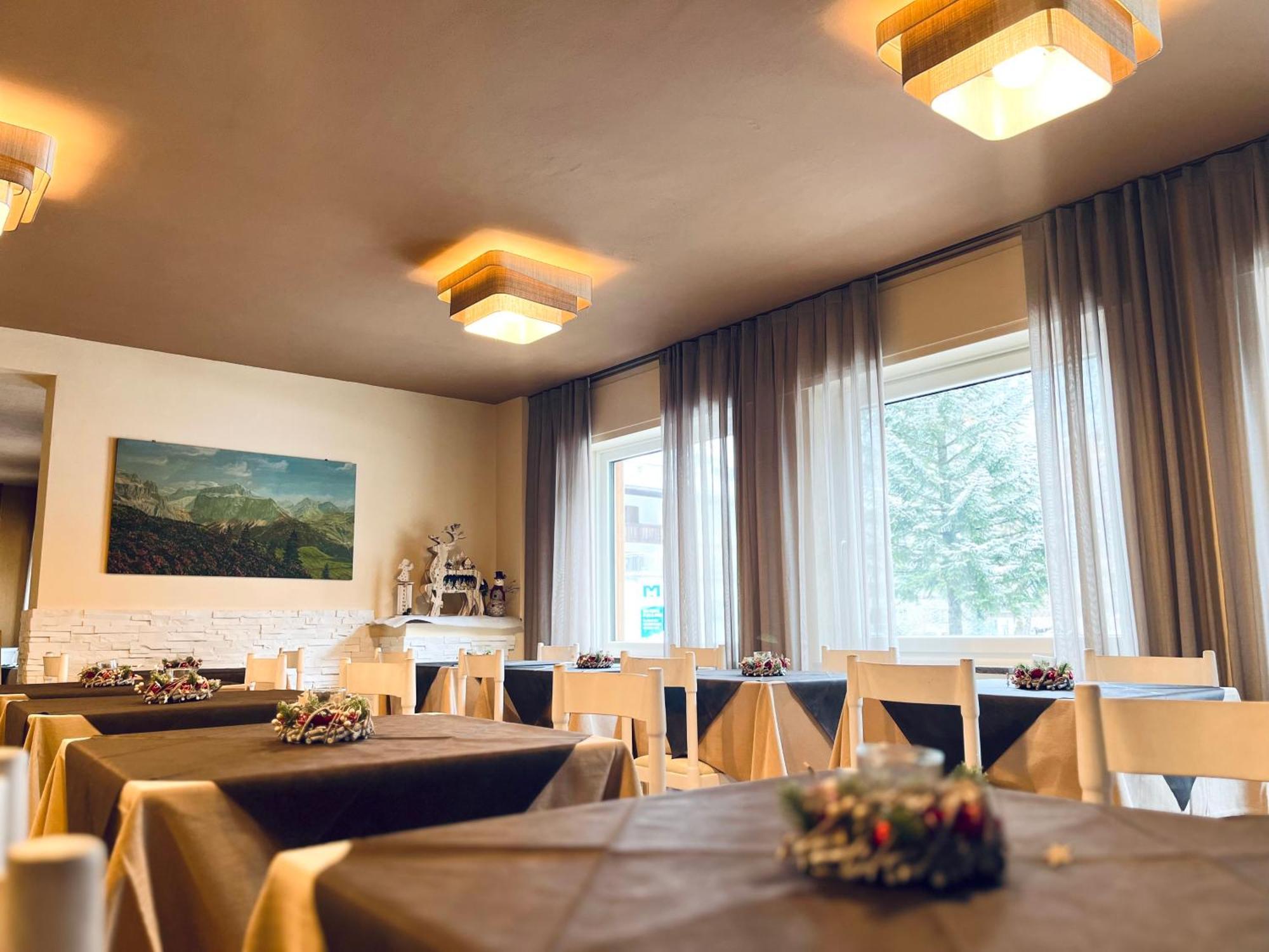 Hotel Rododendro Val Di Fassa Кампітелло-ді-Фасса Екстер'єр фото